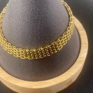 Elegant Gold Chain Bracelet